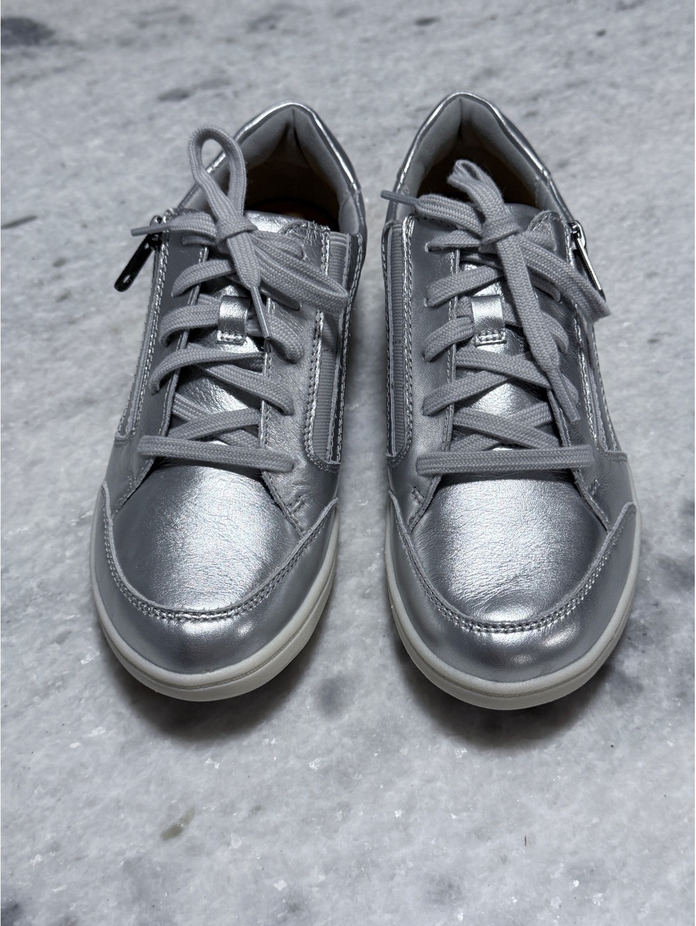 Clarks Women's Silver Leather Sneakers Size 8 US